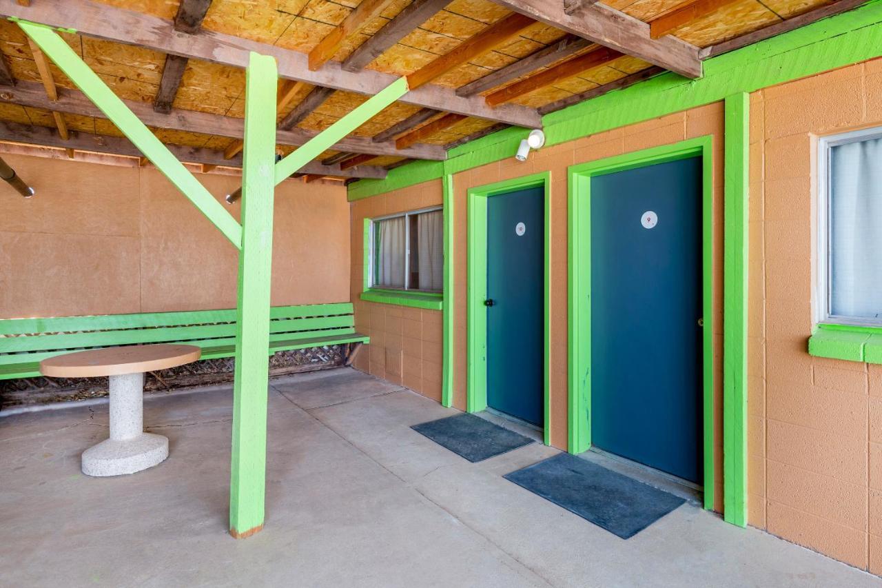 Oyo Hotel Hanksville, Ut Экстерьер фото