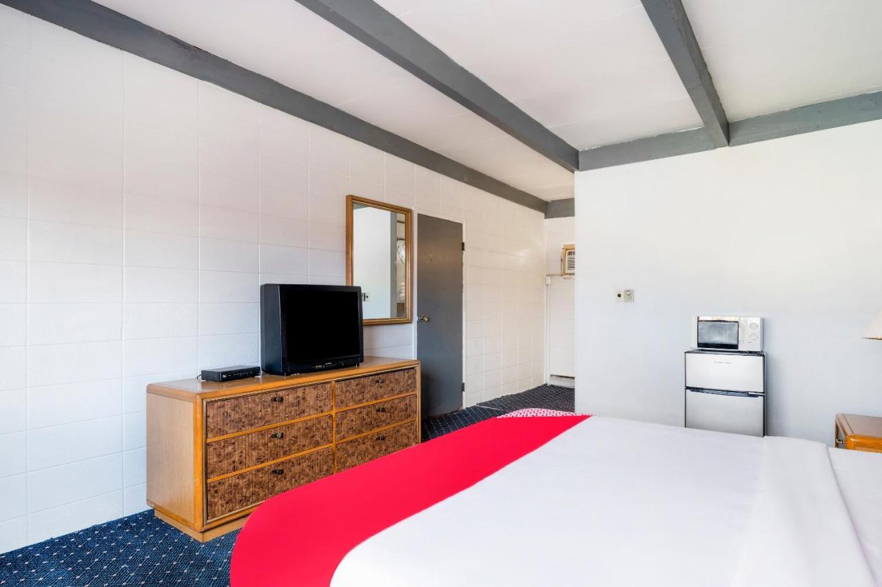 Oyo Hotel Hanksville, Ut Экстерьер фото