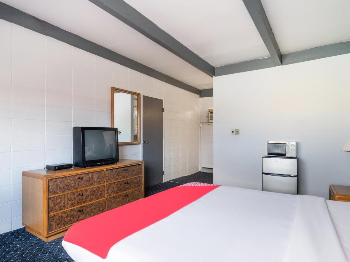 Oyo Hotel Hanksville, Ut Экстерьер фото